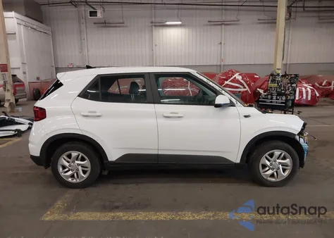 2021 Hyundai Venue Se z USA, uszkodzony, nr VIN KMHRB8A3XMU076053